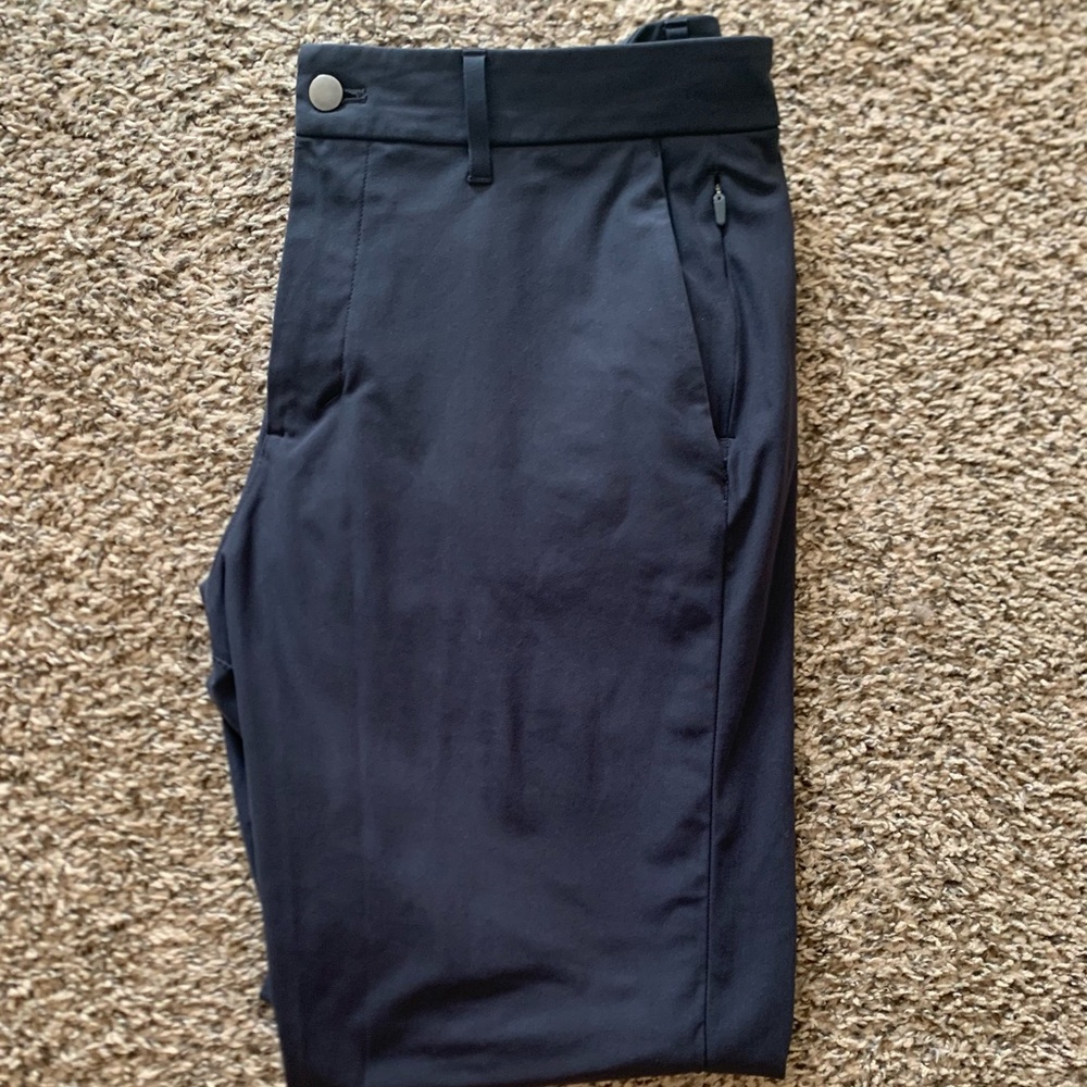 Lululemon Men’s Commission pants